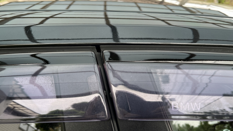 ドアバイザー塗装後