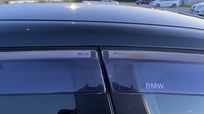 ドアバイザー内の汚れ問題